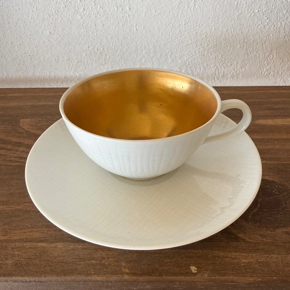 Dorothy C Thorpe Gold Wash Teacup And Saucer Set Of 10 White Textured California